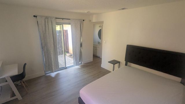 6851 Albury St, Citrus Heights, CA 95621