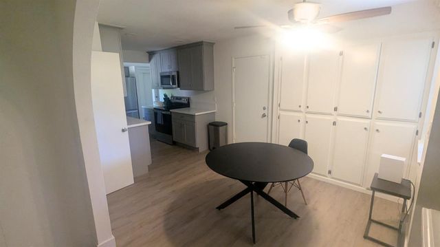 6851 Albury St, Citrus Heights, CA 95621