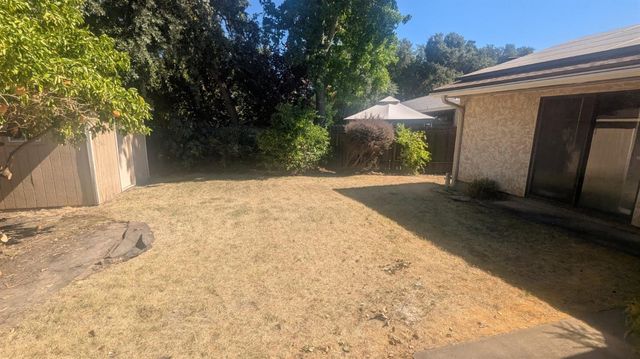 6851 Albury St, Citrus Heights, CA 95621