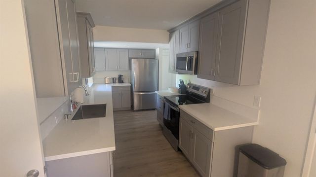 6851 Albury St, Citrus Heights, CA 95621