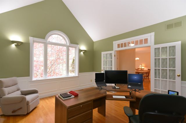 17 Aldrich Street, Litchfield, NH 03052