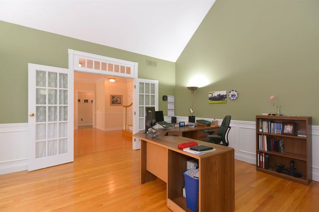 17 Aldrich Street, Litchfield, NH 03052