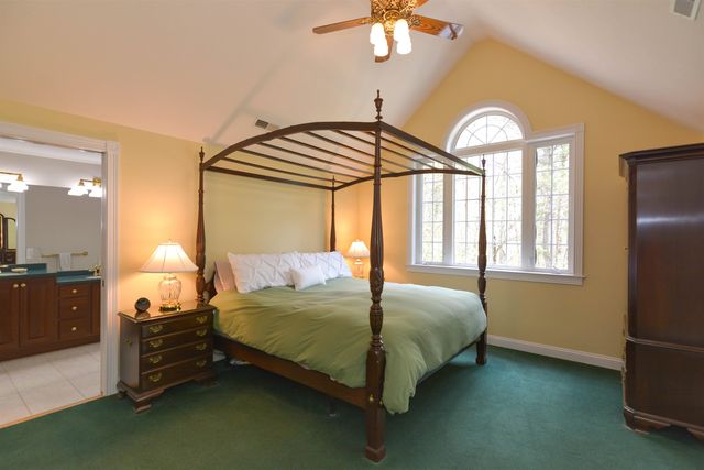 17 Aldrich Street, Litchfield, NH 03052