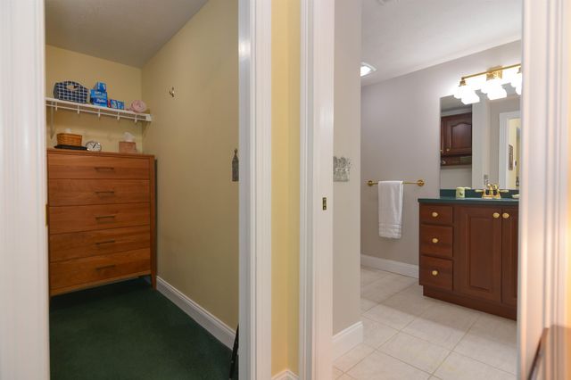 17 Aldrich Street, Litchfield, NH 03052