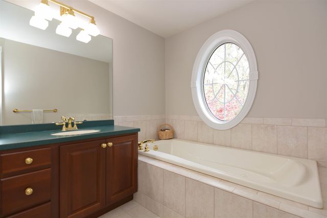 17 Aldrich Street, Litchfield, NH 03052