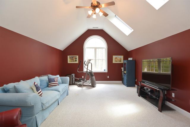 17 Aldrich Street, Litchfield, NH 03052