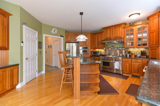 17 Aldrich Street, Litchfield, NH 03052