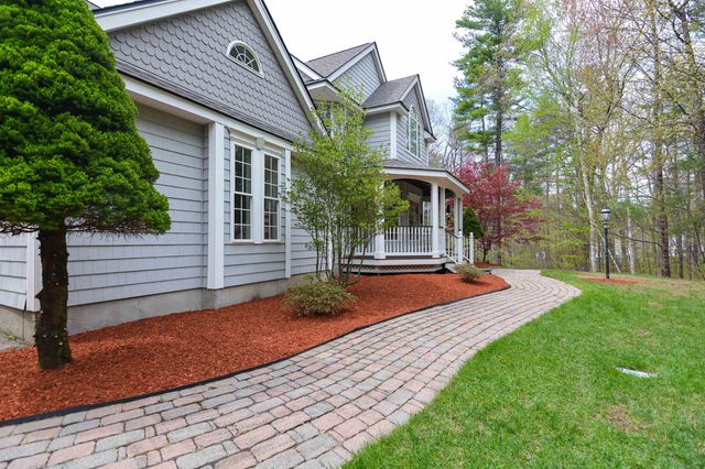 17 Aldrich Street, Litchfield, NH 03052