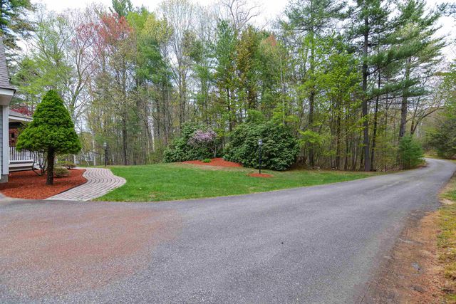 17 Aldrich Street, Litchfield, NH 03052