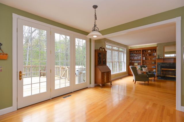17 Aldrich Street, Litchfield, NH 03052