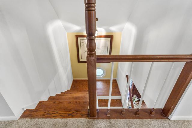 5104 E Bayou Drive, Dickinson, TX 77539