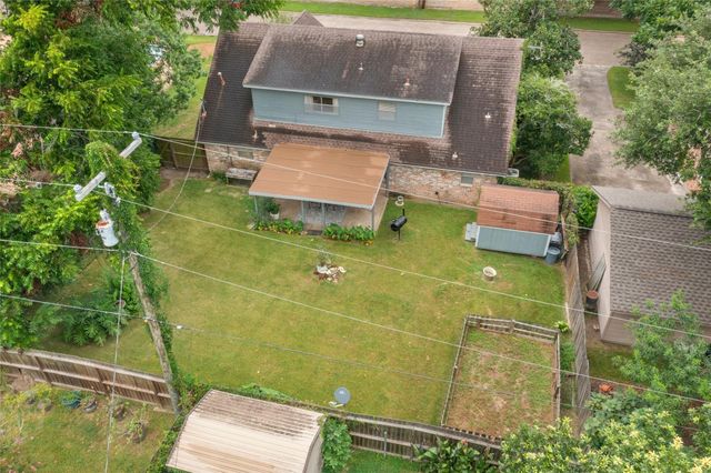 5104 E Bayou Drive, Dickinson, TX 77539