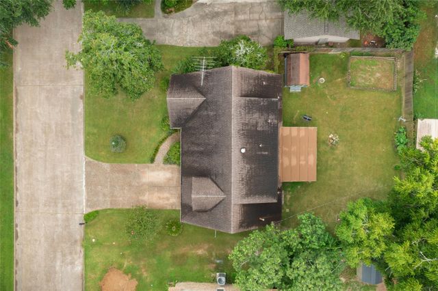 5104 E Bayou Drive, Dickinson, TX 77539