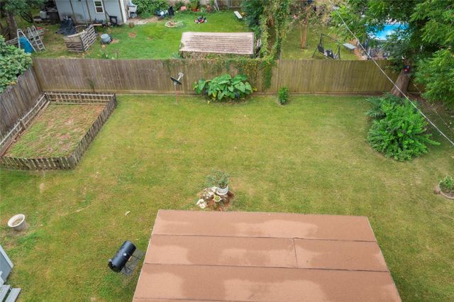 5104 E Bayou Drive, Dickinson, TX 77539