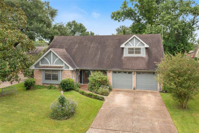 5104 E Bayou Drive, Dickinson, TX 77539