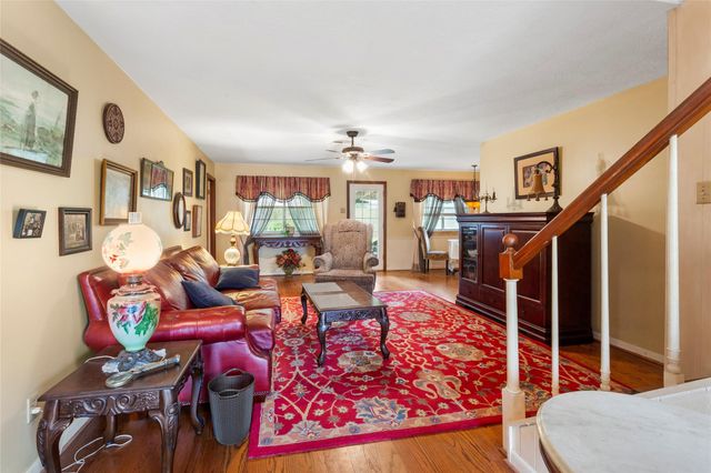 5104 E Bayou Drive, Dickinson, TX 77539