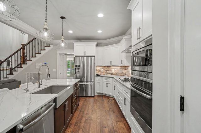 1929 Fairhaven Ln, Murfreesboro, TN 37128