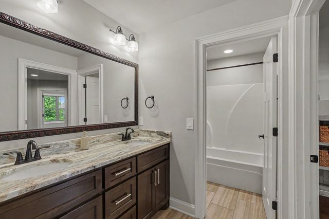 1929 Fairhaven Ln, Murfreesboro, TN 37128