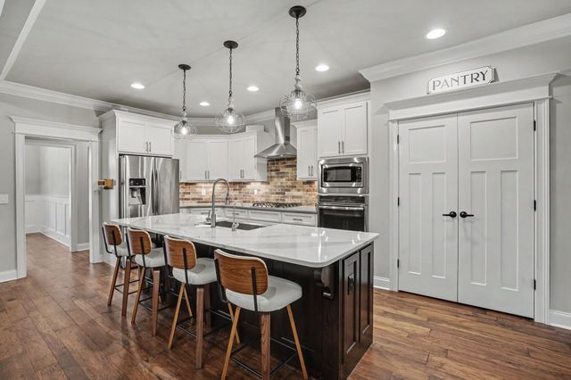 1929 Fairhaven Ln, Murfreesboro, TN 37128