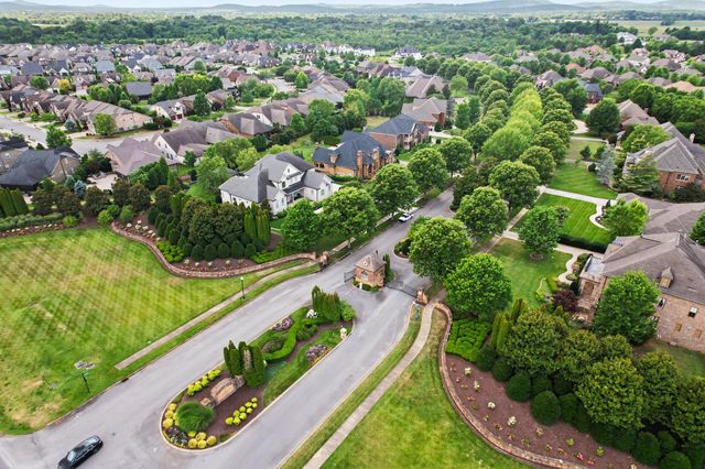 1929 Fairhaven Ln, Murfreesboro, TN 37128