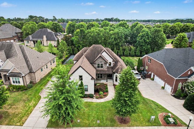 1929 Fairhaven Ln, Murfreesboro, TN 37128