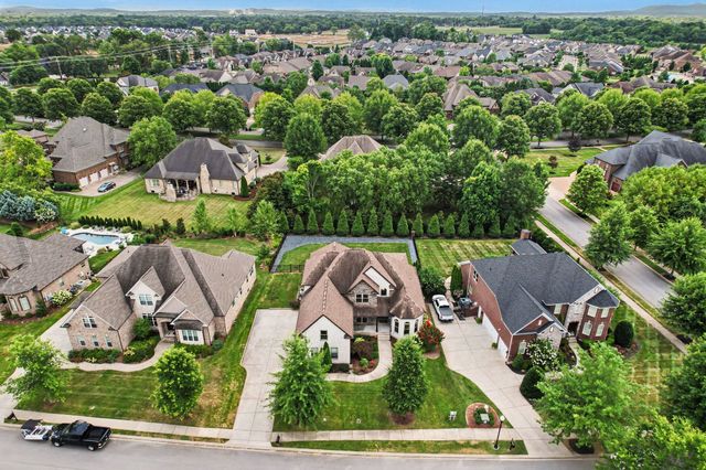 1929 Fairhaven Ln, Murfreesboro, TN 37128