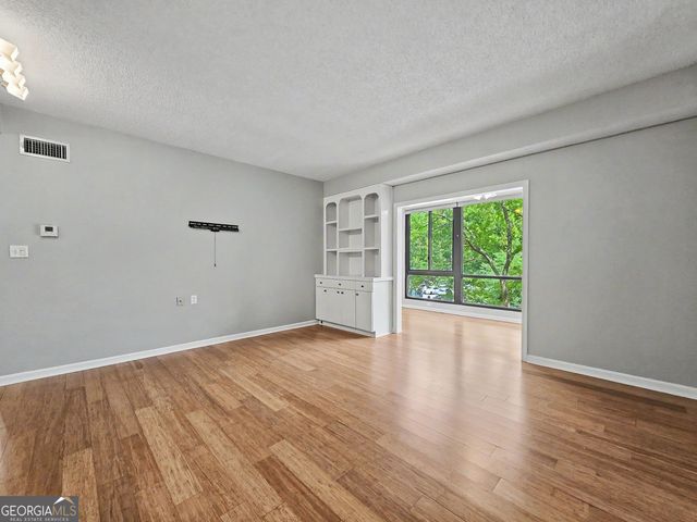 1800 Clairmont Lk Lake A314, Decatur, GA 30033
