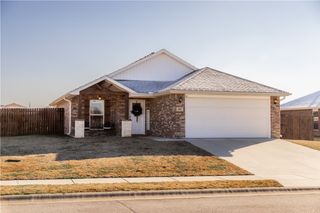 204 Oak Avenue, Gentry, AR 72734