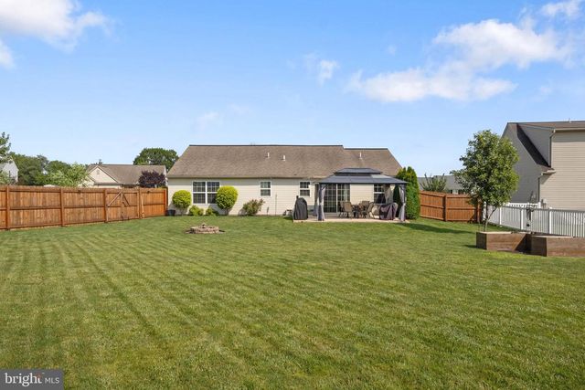3305 JODI LN, Dover, PA 17315