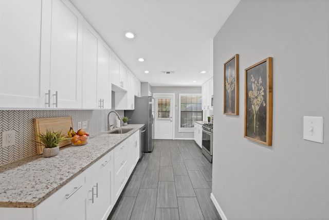 4028 Locke Avenue, Fort Worth, TX 76107