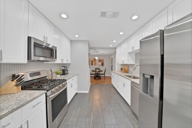 4028 Locke Avenue, Fort Worth, TX 76107