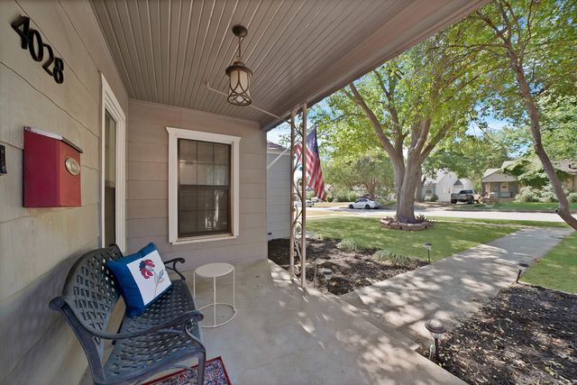 4028 Locke Avenue, Fort Worth, TX 76107