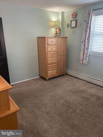 31 MAPLEVIEW DR, Feasterville Trevose, PA 19053