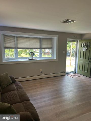 31 MAPLEVIEW DR, Feasterville Trevose, PA 19053
