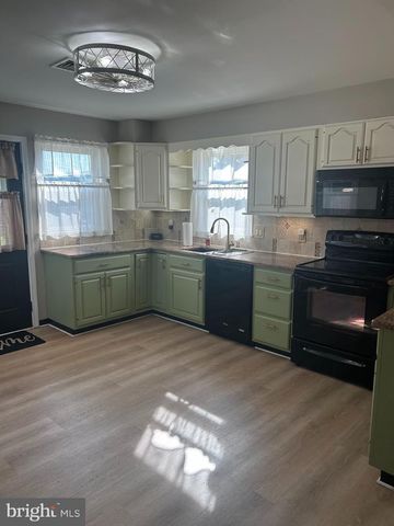 31 MAPLEVIEW DR, Feasterville Trevose, PA 19053