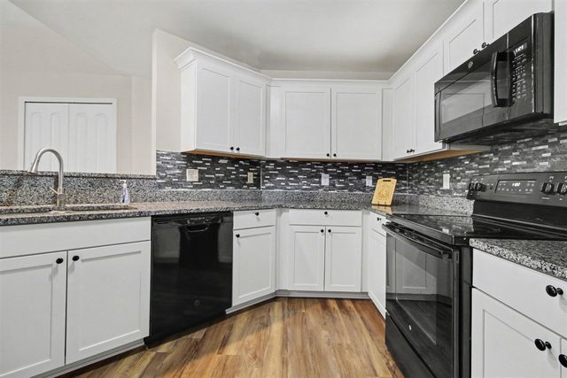 1215 Orchid Circle, Canton, MI 48187