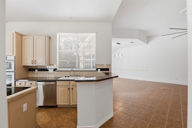 6320 Merritt Way Court, Arlington, TX 76018