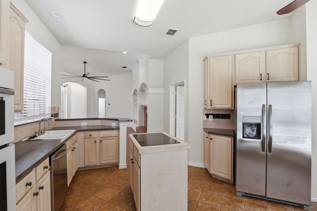6320 Merritt Way Court, Arlington, TX 76018