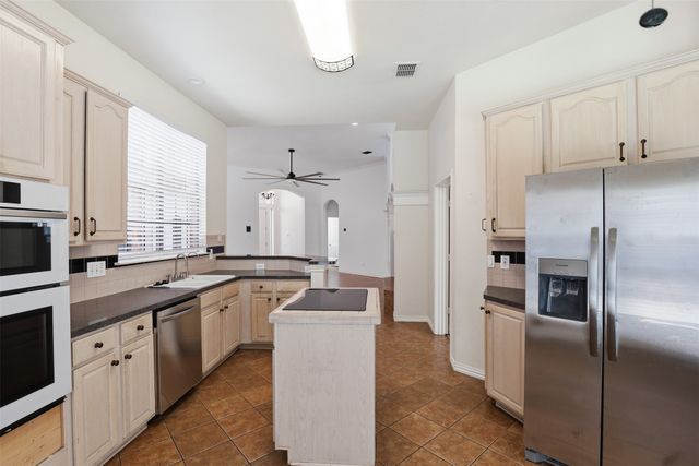 6320 Merritt Way Court, Arlington, TX 76018