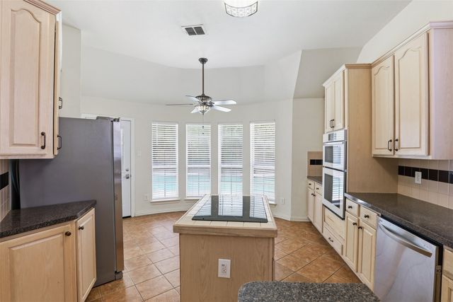 6320 Merritt Way Court, Arlington, TX 76018