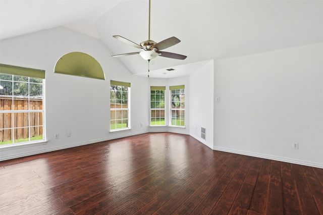 6320 Merritt Way Court, Arlington, TX 76018