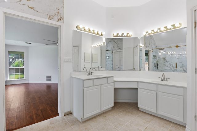 6320 Merritt Way Court, Arlington, TX 76018