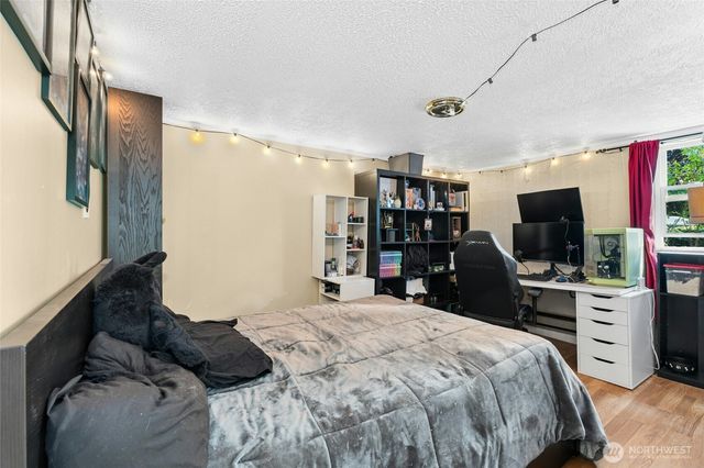 18011 18005 83rd Avenue NE, Kenmore, WA 98028