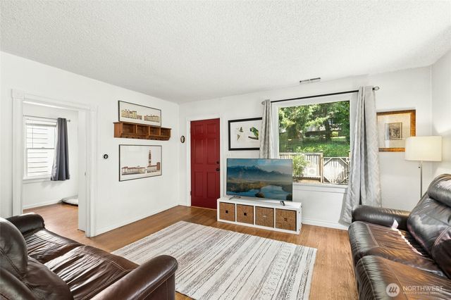 18011 18005 83rd Avenue NE, Kenmore, WA 98028