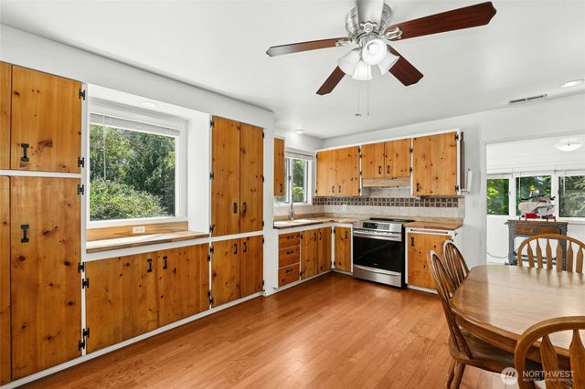 18011 18005 83rd Avenue NE, Kenmore, WA 98028