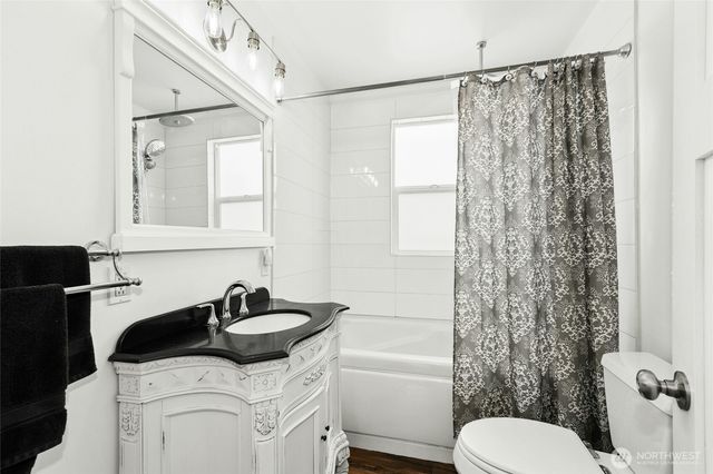 18011 18005 83rd Avenue NE, Kenmore, WA 98028
