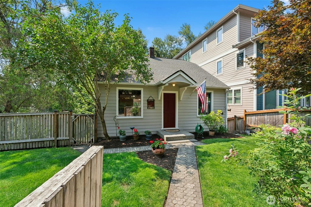 18011 18005 83rd Avenue NE, Kenmore, WA 98028