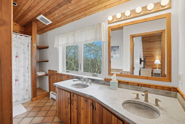 43 N Slope Lane, Chilmark, MA 02535