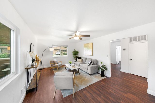 58 Los Gatos Cir, Sacramento, CA 95831