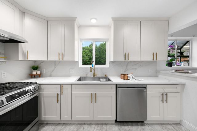 58 Los Gatos Cir, Sacramento, CA 95831